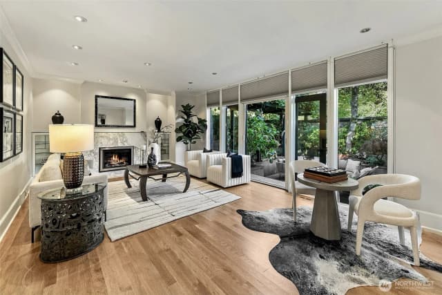 Property photo for 915 11th Avenue E, Seattle photo 5