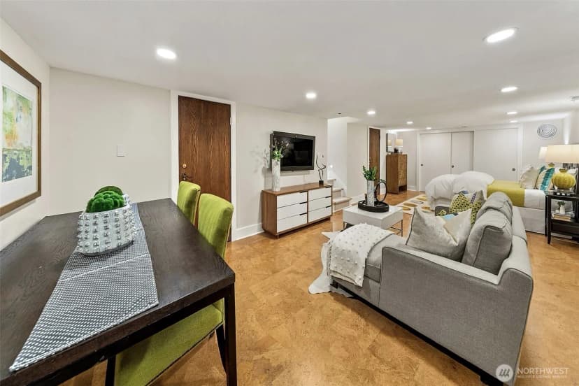 Property photo for 915 11th Avenue E, Seattle photo 32