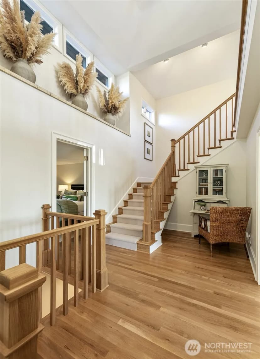 Property photo for 915 11th Avenue E, Seattle photo 18