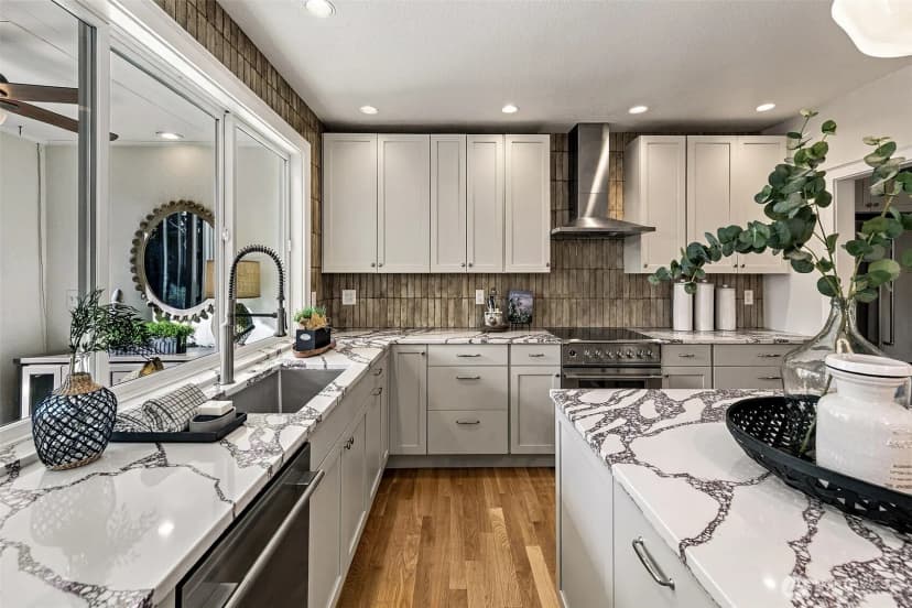 Property photo for 915 11th Avenue E, Seattle photo 10