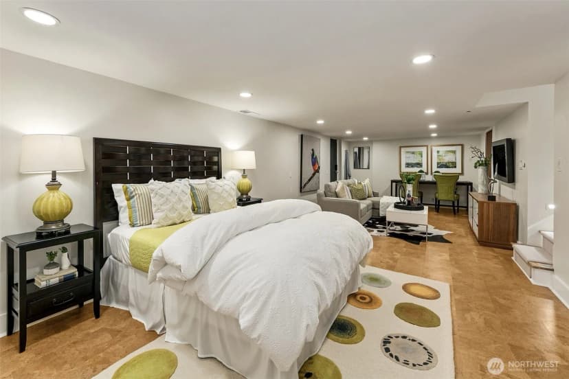 Property photo for 915 11th Avenue E, Seattle photo 34
