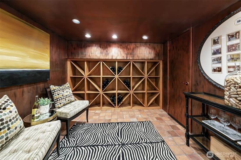 Property photo for 915 11th Avenue E, Seattle photo 35