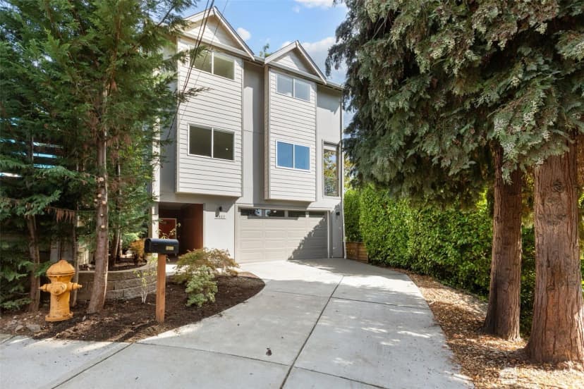 Property photo for 4812 S Frontenac Street, Seattle photo 2