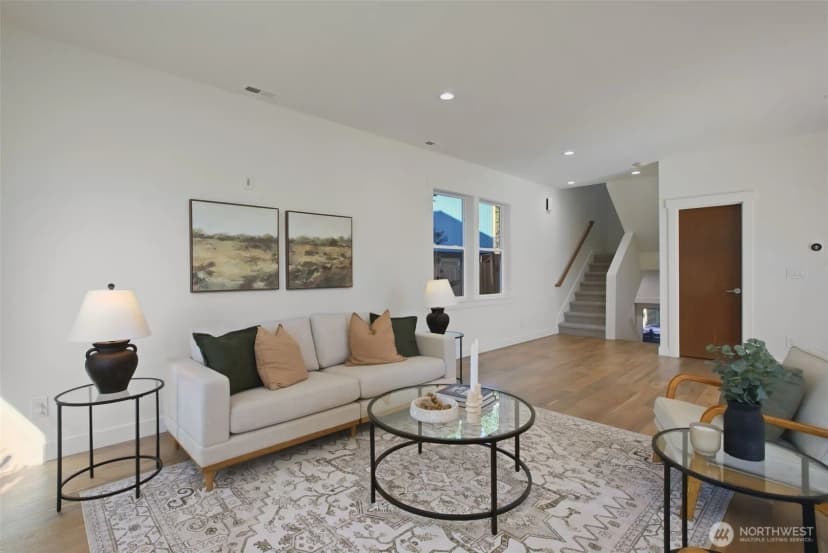 Property photo for 4812 S Frontenac Street, Seattle photo 8