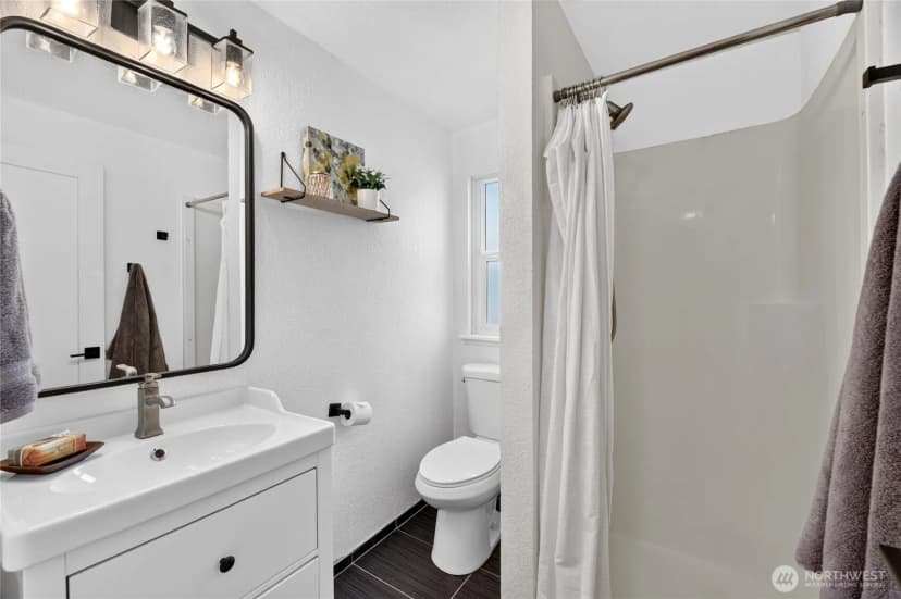 Property photo for 8609 25th Avenue Sw #b, Seattle photo 21