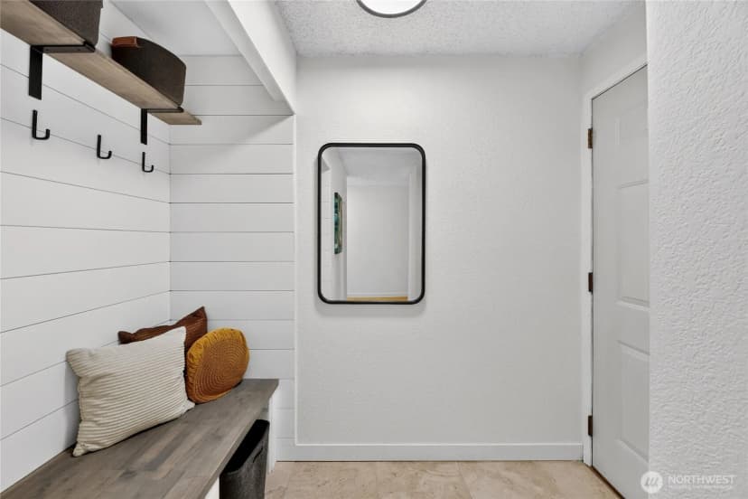 Property photo for 8609 25th Avenue Sw #b, Seattle photo 3