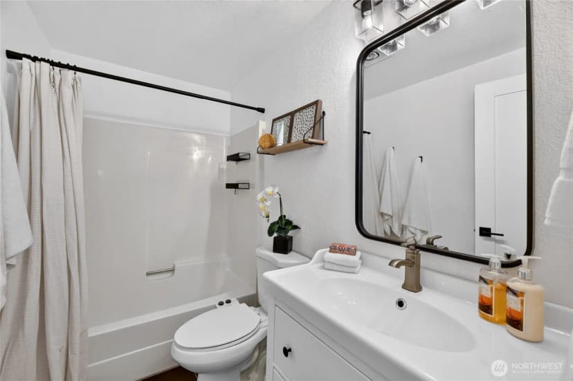 Property photo for 8609 25th Avenue Sw #b, Seattle photo 18