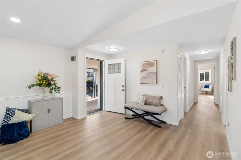 Property photo for 17125 Woodcrest Drive Ne, Bothell photo 14