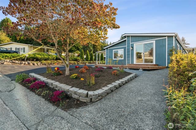 Property photo for 17125 Woodcrest Drive Ne, Bothell photo 3