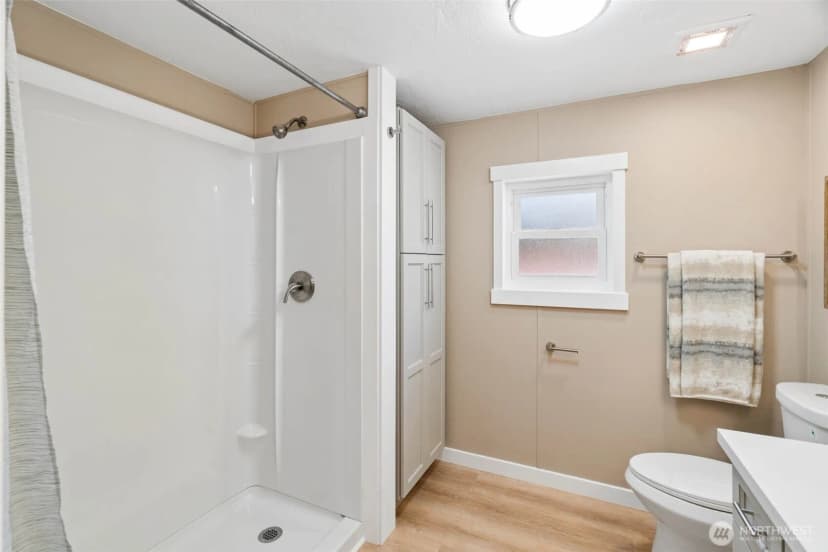 Property photo for 17125 Woodcrest Drive Ne, Bothell photo 22