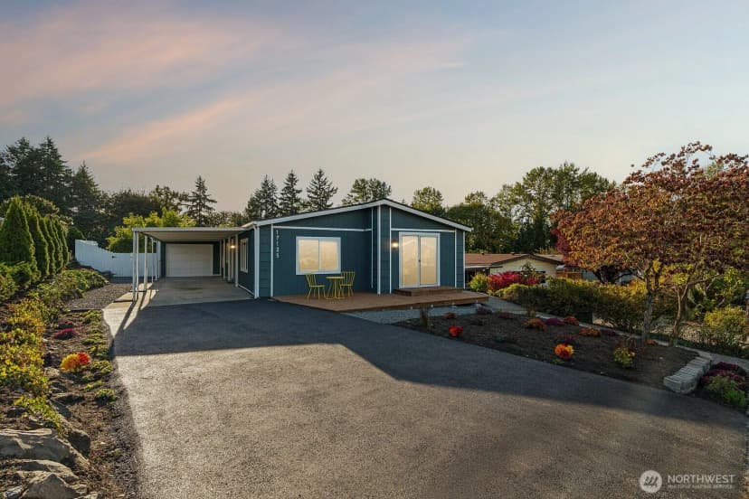 Property photo for 17125 Woodcrest Drive Ne, Bothell photo 2