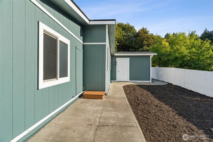 Property photo for 17125 Woodcrest Drive Ne, Bothell photo 28