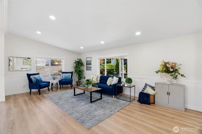 Property photo for 17125 Woodcrest Drive Ne, Bothell photo 13