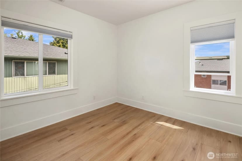 Property photo for 4206 Dayton Avenue N, Seattle photo 18