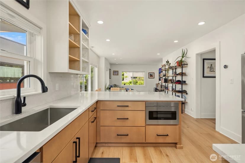 Property photo for 4206 Dayton Avenue N, Seattle photo 13