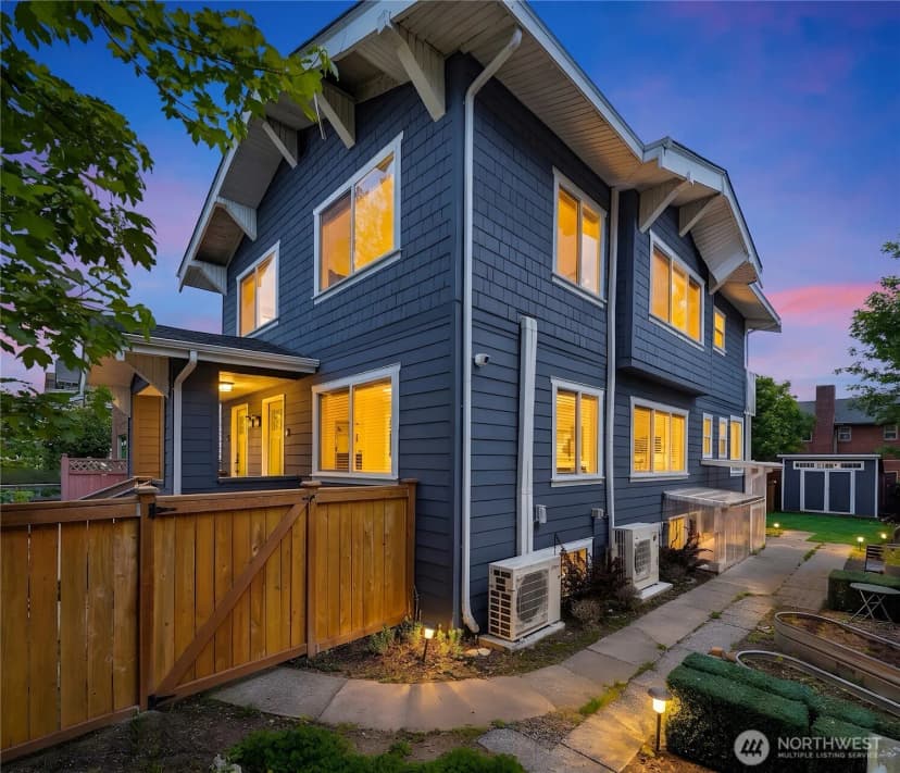 Property photo for 4206 Dayton Avenue N, Seattle photo 4