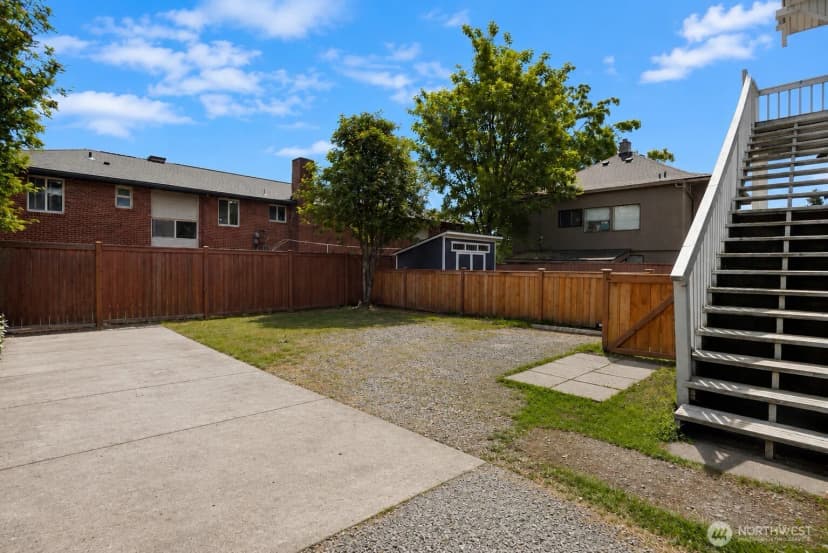 Property photo for 4206 Dayton Avenue N, Seattle photo 34