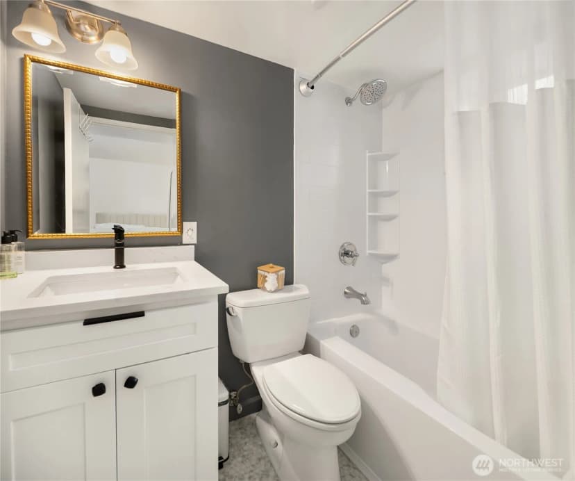 Property photo for 4206 Dayton Avenue N, Seattle photo 27