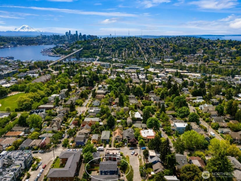 Property photo for 4206 Dayton Avenue N, Seattle photo 28