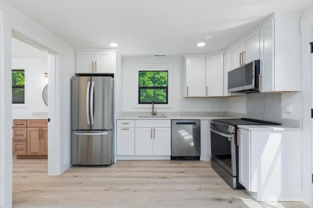 Property photo for 7745 Seward Park Avenue S, Seattle photo 4