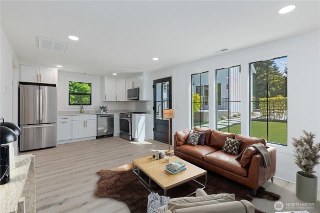 Property photo for 7745 Seward Park Avenue S, Seattle photo 3