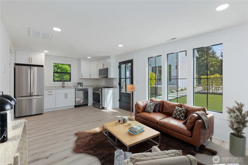 Property photo for 7745 Seward Park Avenue S, Seattle photo 3