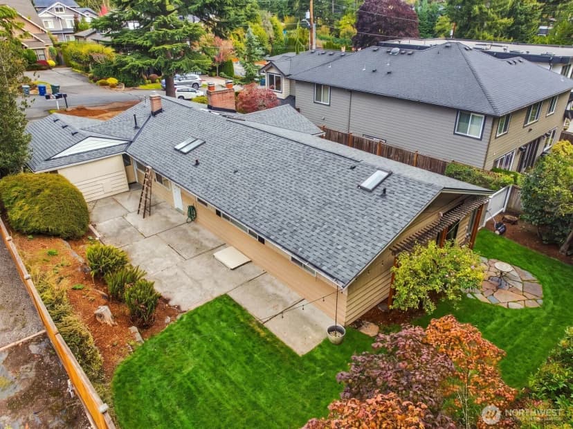 Property photo for 10241 Ne 20th Place, Bellevue photo 24