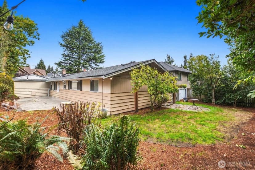 Property photo for 10241 Ne 20th Place, Bellevue photo 29