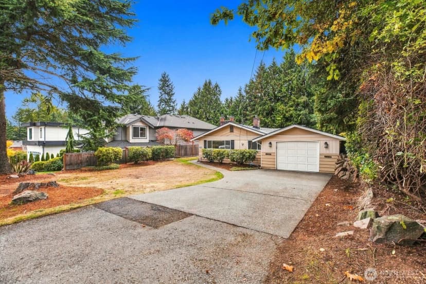 Property photo for 10241 Ne 20th Place, Bellevue photo 28