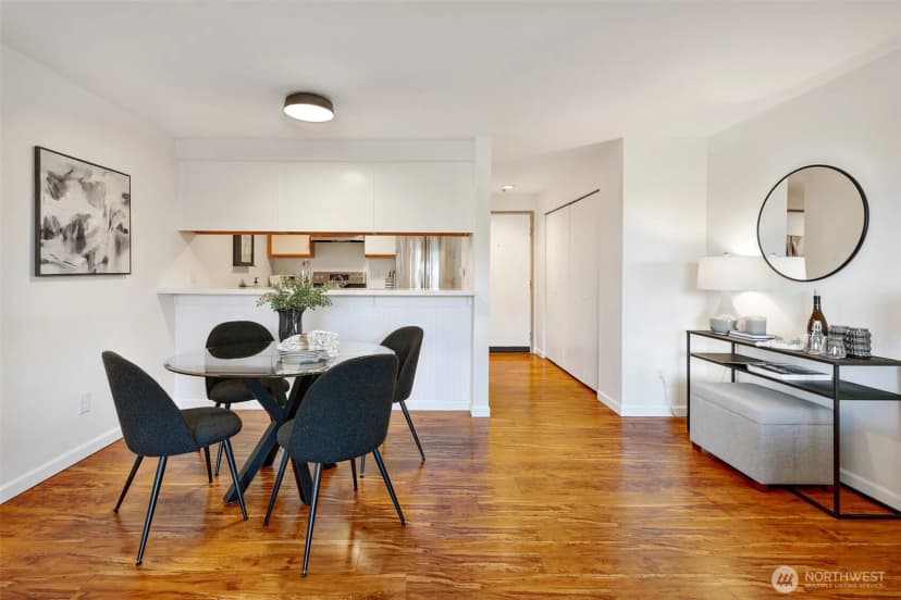 Property photo for 7000 Cleopatra Place Nw #301, Seattle photo 6