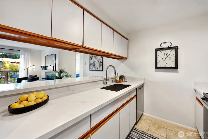 Property photo for 7000 Cleopatra Place Nw #301, Seattle photo 8