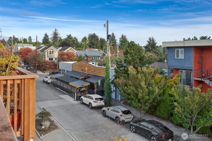 Property photo for 7000 Cleopatra Place Nw #301, Seattle photo 18