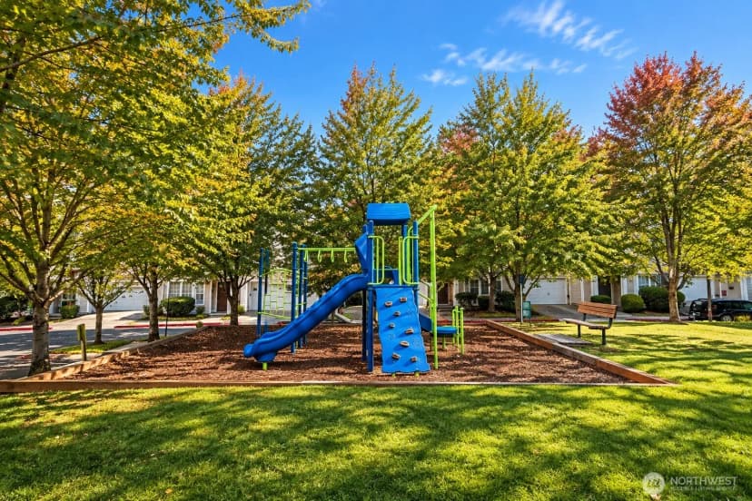 Property photo for 22634 Ne 4th Place #60, Sammamish photo 28