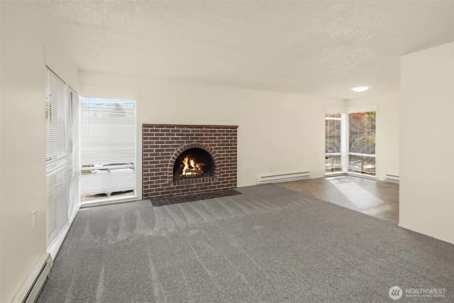 Property photo for 326 Ne 50th Street, Seattle photo 2