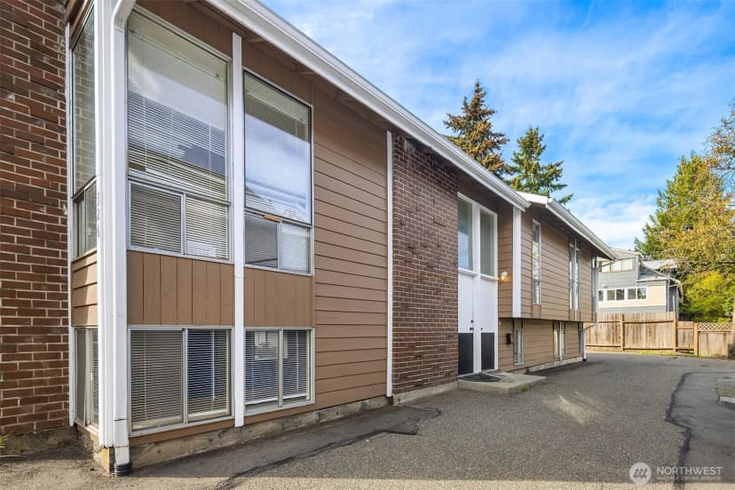 Property photo for 326 Ne 50th Street, Seattle photo 25