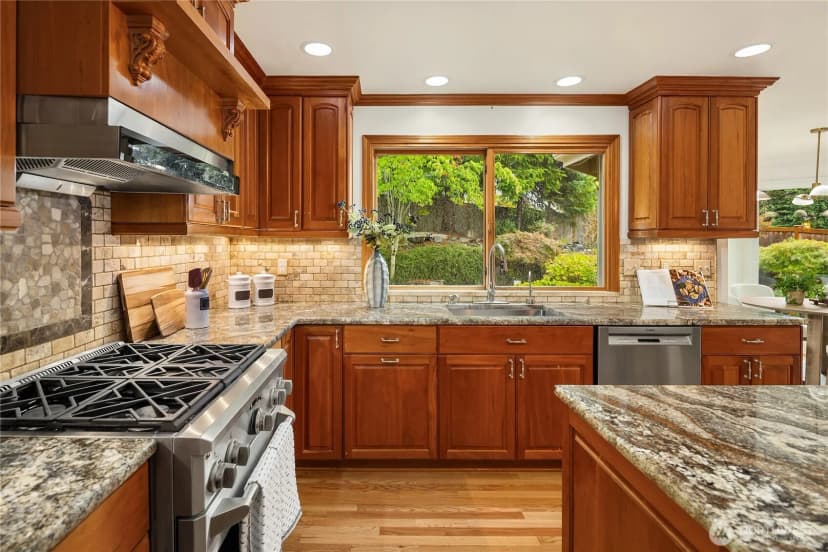 Property photo for 22525 Se 46th Place, Sammamish photo 10