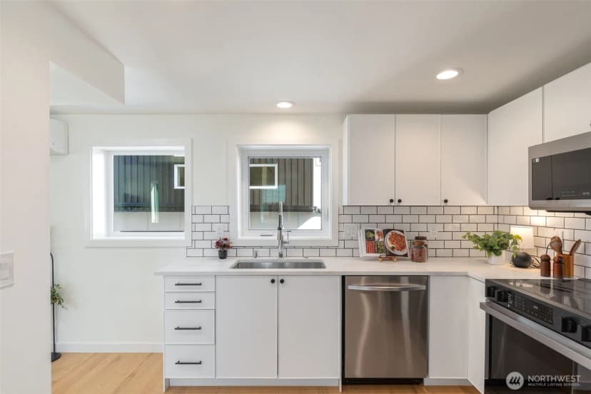 Property photo for 1556 S Pearl Street #c, Seattle photo 8