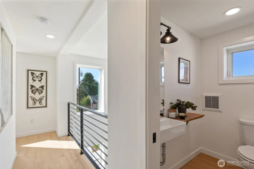 Property photo for 1556 S Pearl Street #c, Seattle photo 11