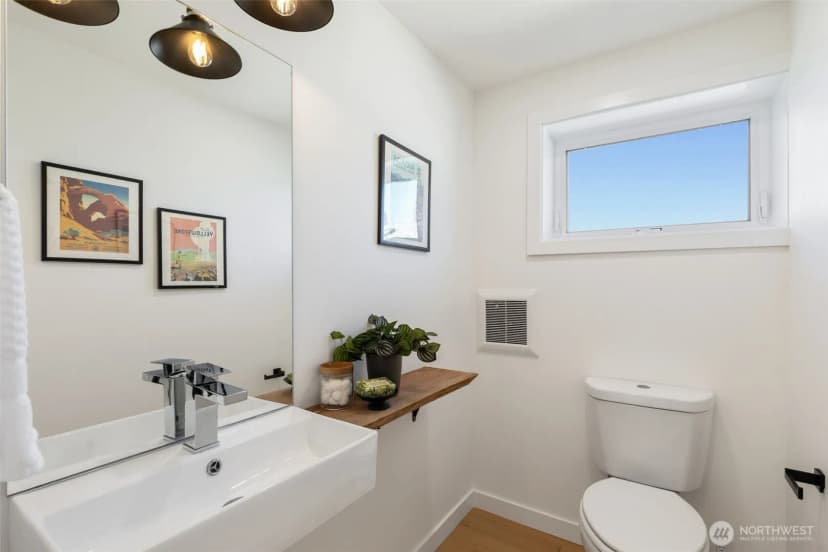 Property photo for 1556 S Pearl Street #c, Seattle photo 12