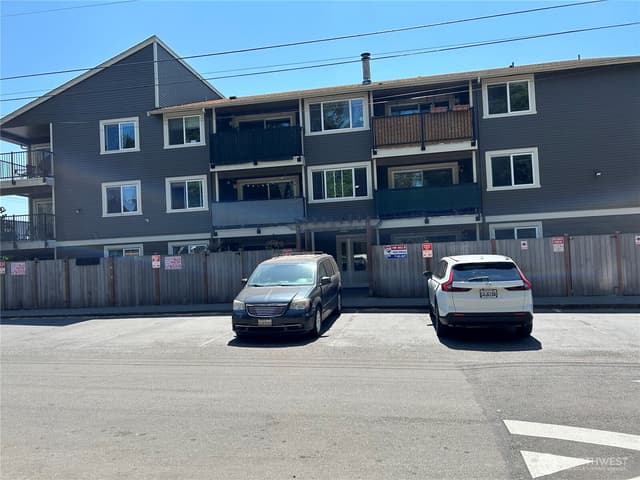 Property photo for 939 N 101st Street #101, Seattle
