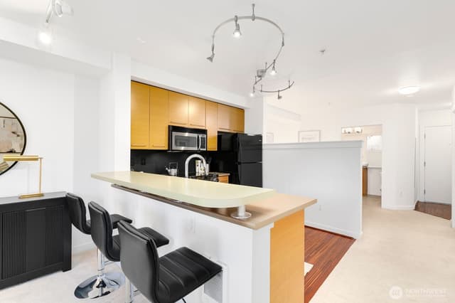 Property photo for 1420 E Pine Street #E307, Seattle