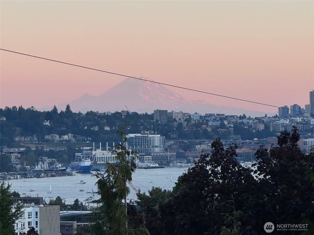 Property photo for 4020 Aurora Avenue N #411, Seattle