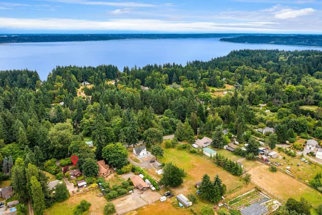 Property photo for 18115 Beall Road SW, Vashon