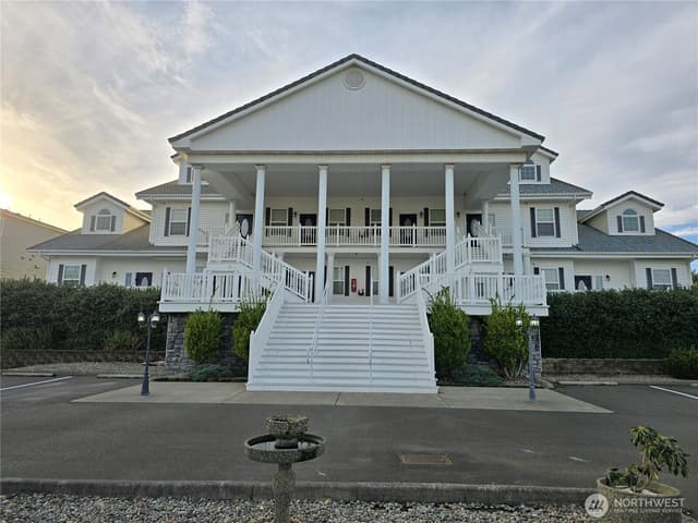 Property photo for 855 NW Ocean Shores Boulevard #201, Ocean Shores