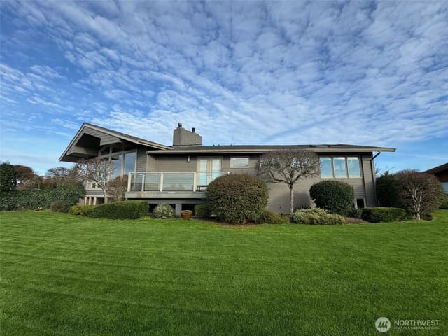 Property photo for 9600 Hilltop Road, Bellevue