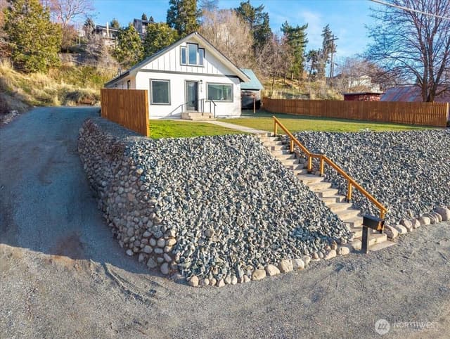 Property photo for 124 Boetzkes Avenue, Manson