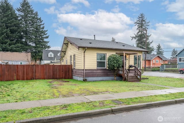 Property photo for 324 H Street SE, Auburn