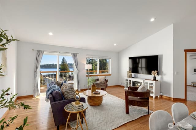 Property photo for 8498 Illahee Road NE, Bremerton