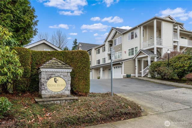 Property photo for 14714 Admiralty Way #B102, Lynnwood