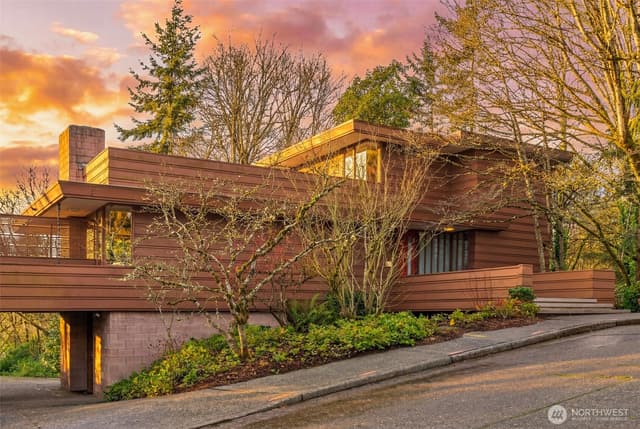 Property photo for 3303 S Massachusetts Street, Seattle